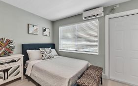 Dania Beach Holiday Retreat International Airport